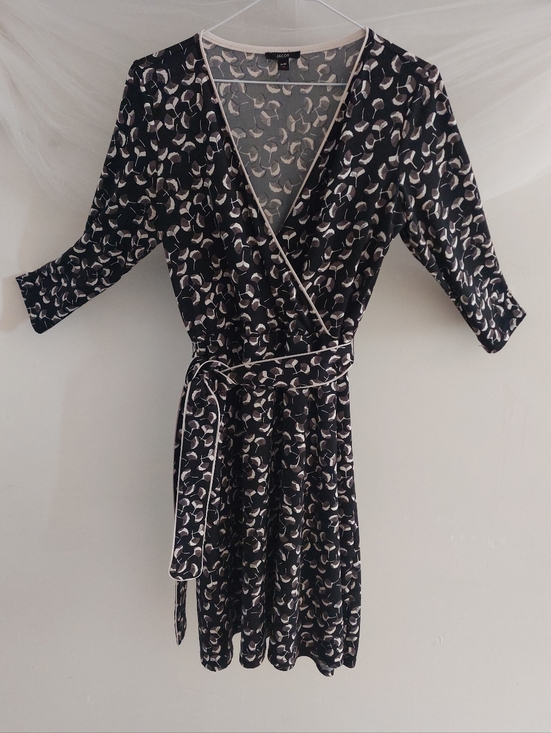 Jacob Dresses & Skirts - Jacob Black Cream Ginkgo Leaf Print Faux Wrap Dress 3/4 Sleeve Midi Size Medium